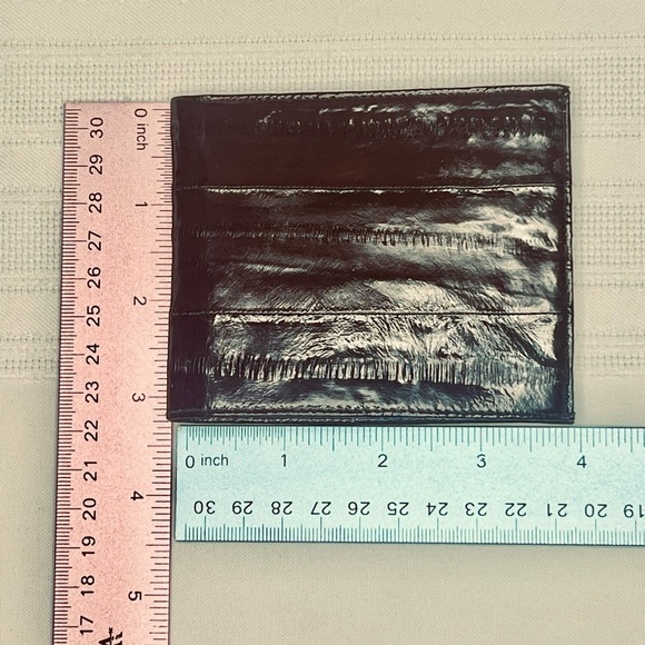 VTG Genuine Eel Skin Burgundy Bifold Wallet Never Used - Picture 9 of 9